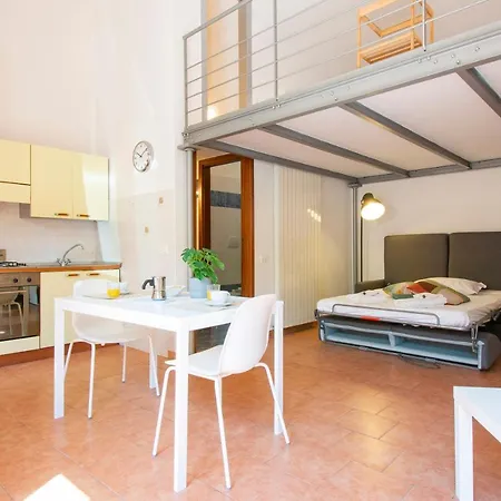 Altido Colorful Studio For 4 Near Leaning Tower With Parking
