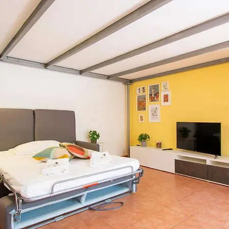 Altido Colorful Studio For 4 Near Leaning Tower With Parking Apartment