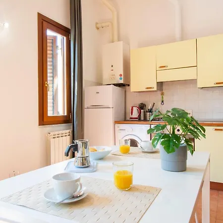 Altido Colorful Studio For 4 Near Leaning Tower With Parking Apartment