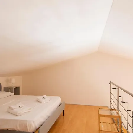 Apartment Altido Colorful Studio For 4 Near Leaning Tower With Parking *